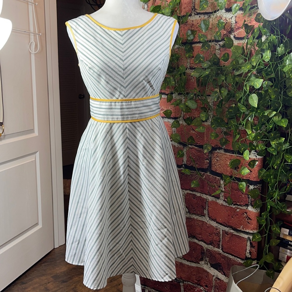 London Style dress size 6